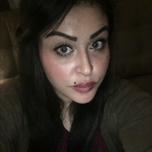 Meet your Posher, Damaris